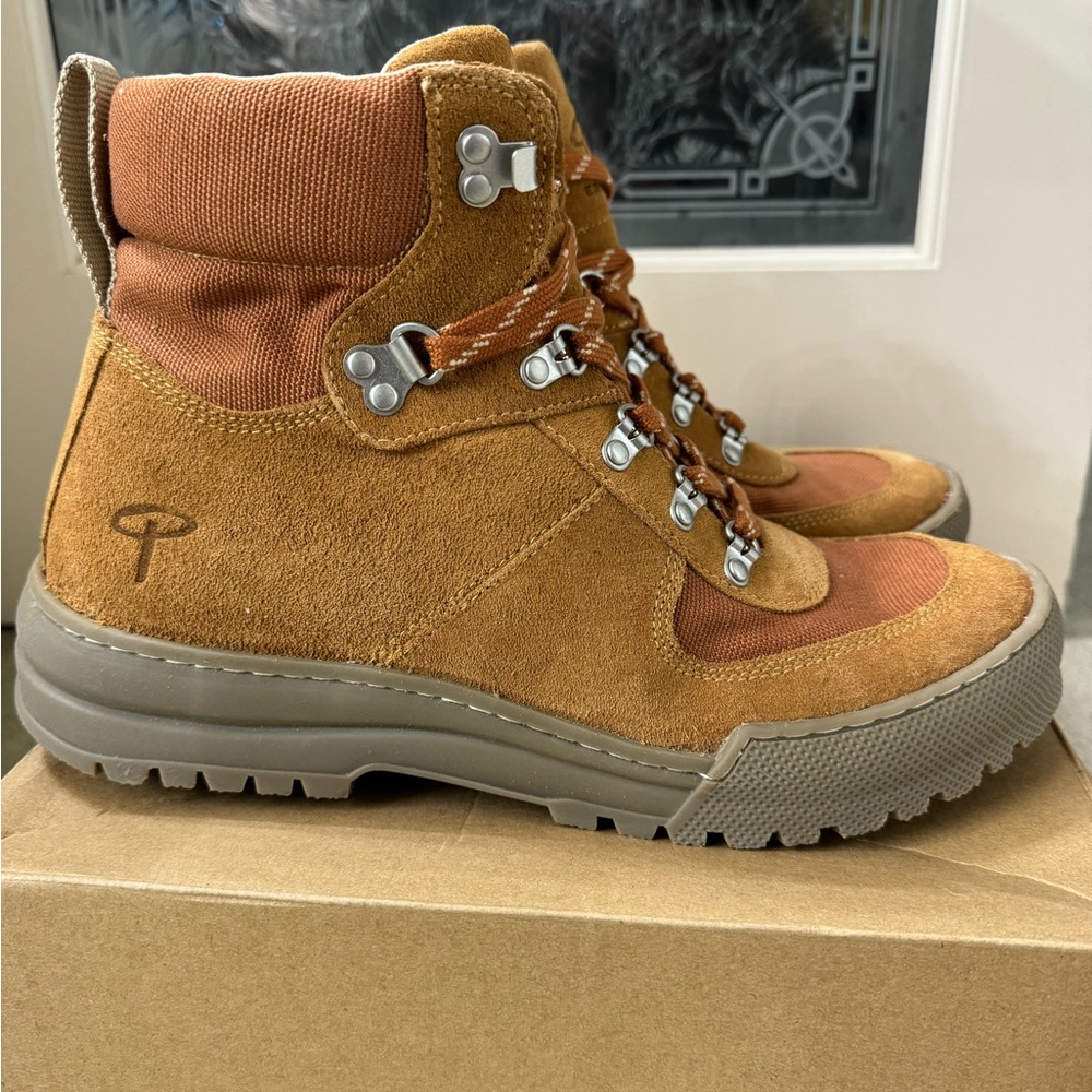 Erem Xerocole size 10 desert hiking boots new in box